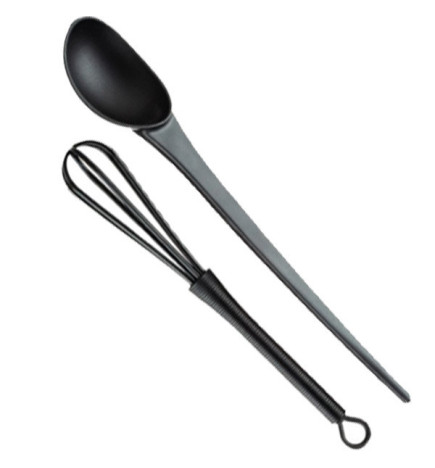 Kit Fouet Et Spatule Noirs Pour Coloration