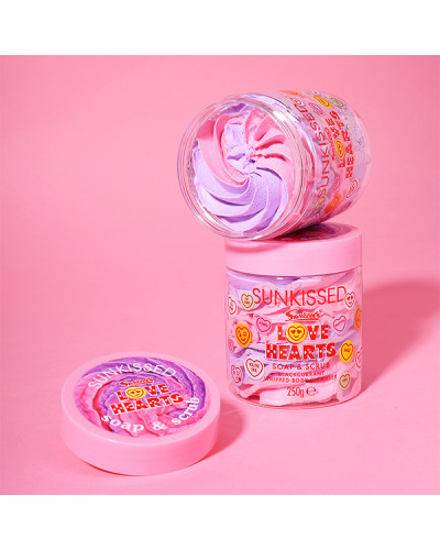 Savon & Gommage Fouetté X Love Hearts Parfum Cassis Sunkissed