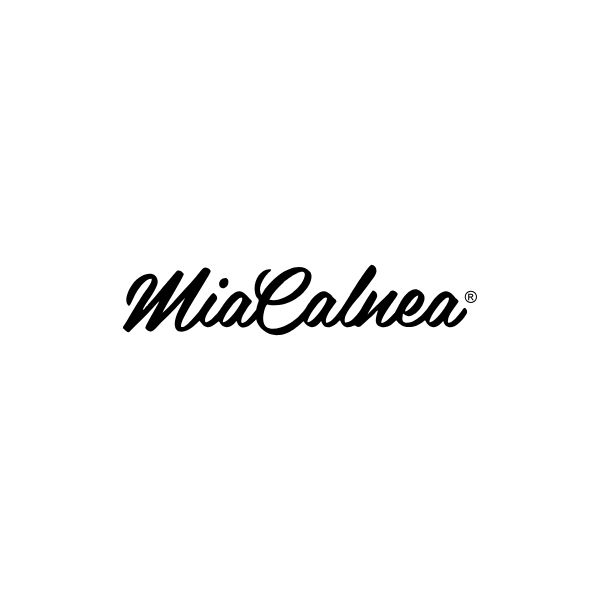 MIA CALNEA